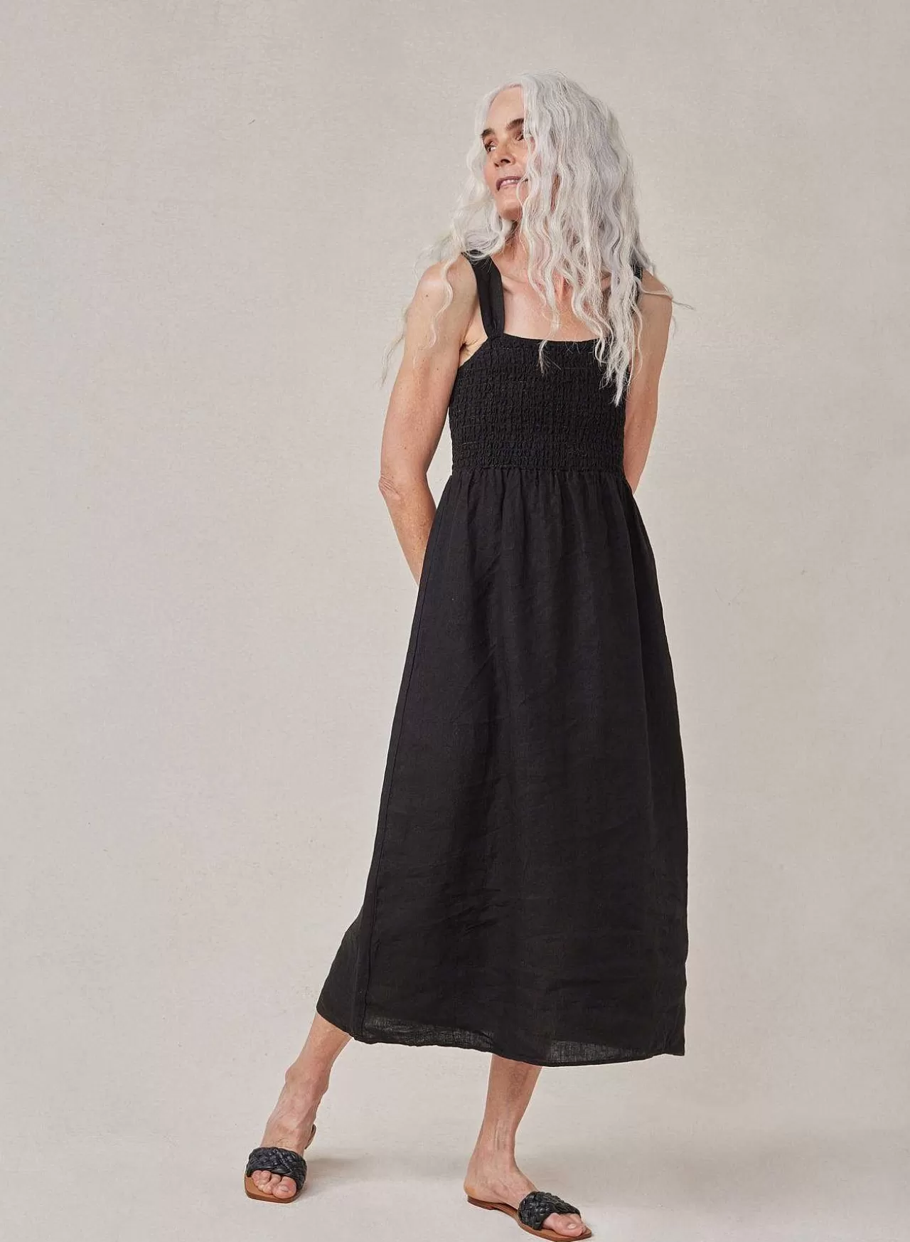Gesmokte Linnen Midi-Jurk - Zwart>Bella Dahl Fashion