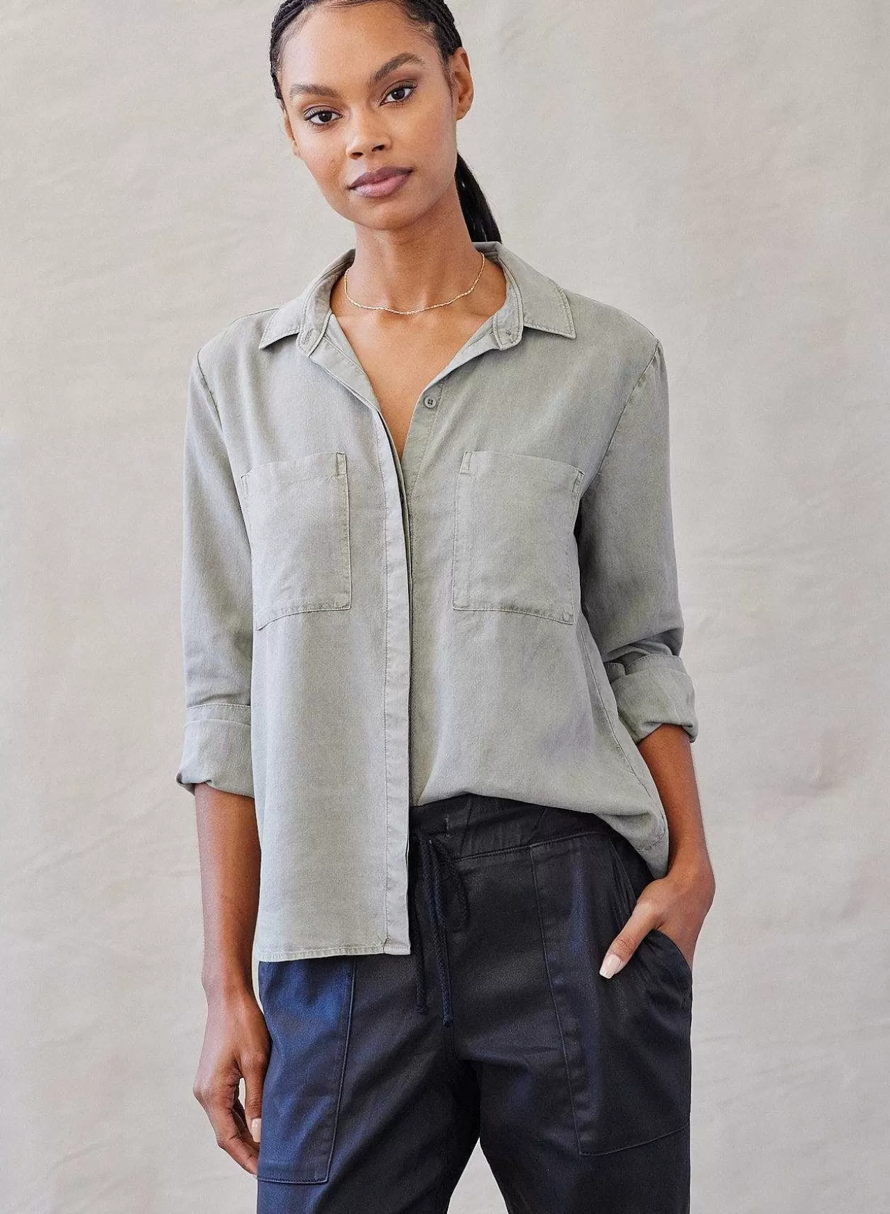 Klassieke Button-Down Met Twee Zakken - Zacht Leger>Bella Dahl Discount